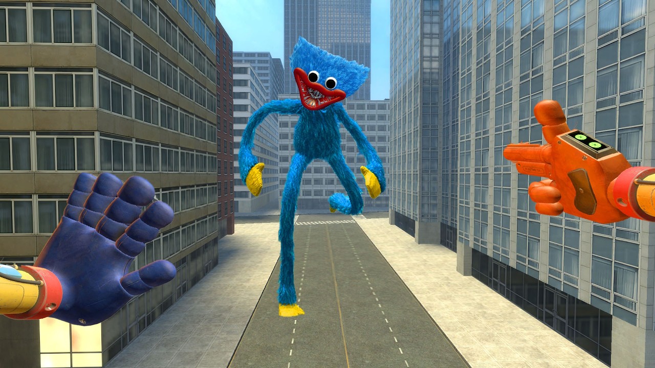 GIANT HUGGY WUGGY FROM POPPY PLAYTIME  CHASES ME THROUGH THE CITY! 😱 | GARRY’S MOD