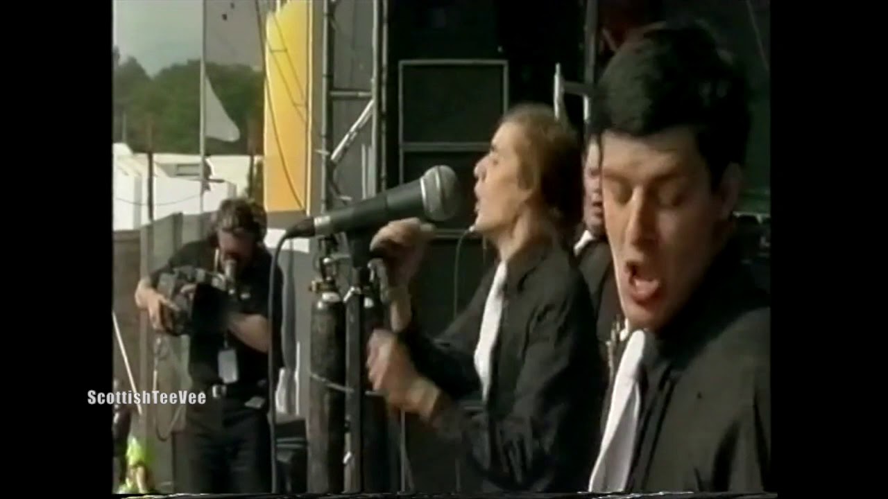 The Hives - Main Offender - Live Scotland 2002 Stereo HD