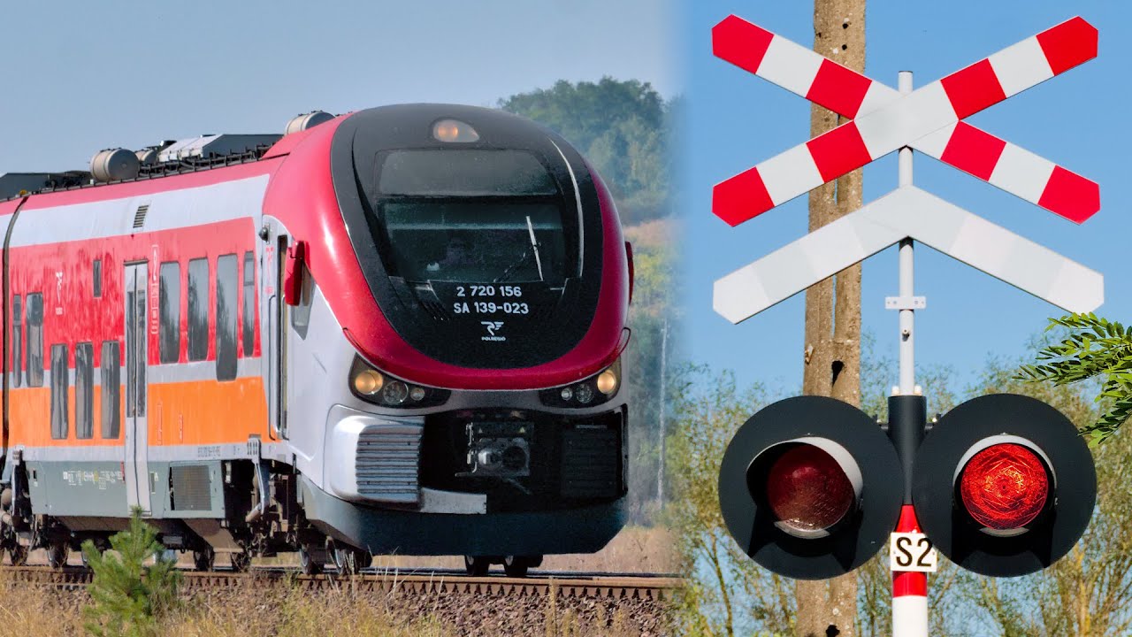 Przejazd Kolejowy w Płomykowie | Polish railroad crossing