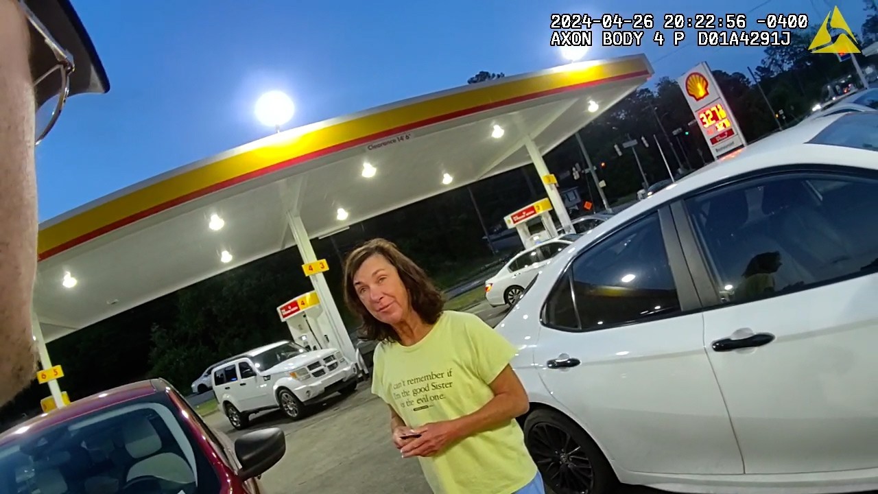 ENTITLED KAREN REFUSES ARREST | Karens Arrested by Police #897