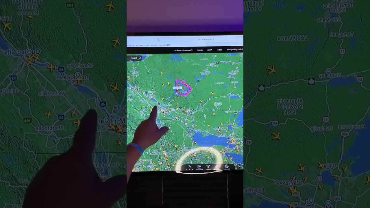 NASA planes circling above Canada for HOURS! What are they looking for? Really Rare...