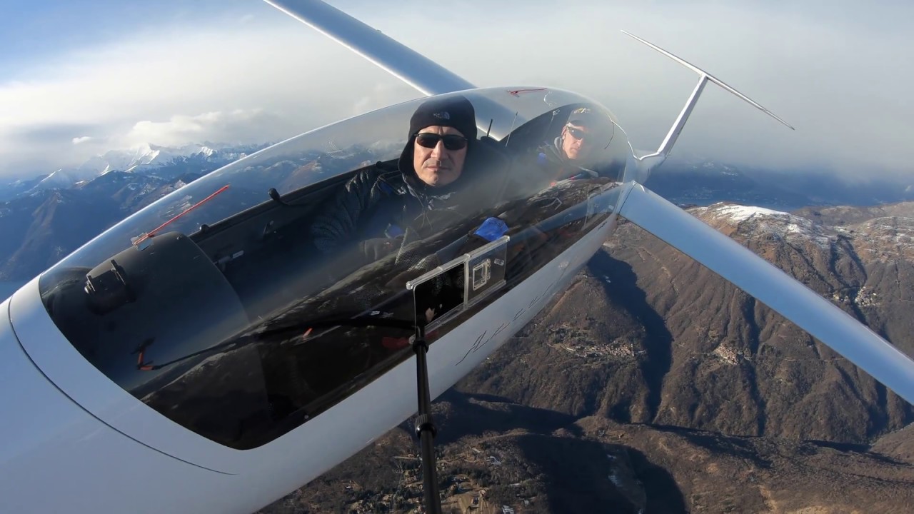 Volo di formazione in aliante con vento da Nord