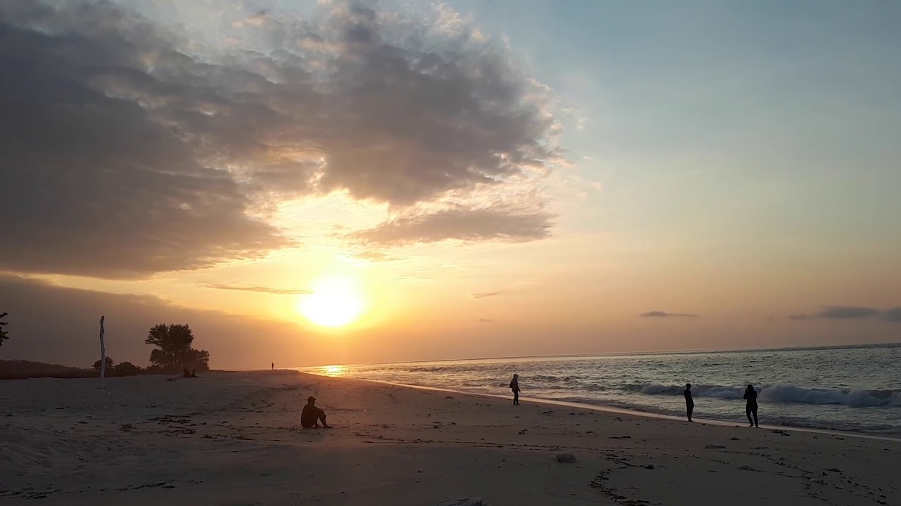 Sunset di pulau sumba pantai mananga aba