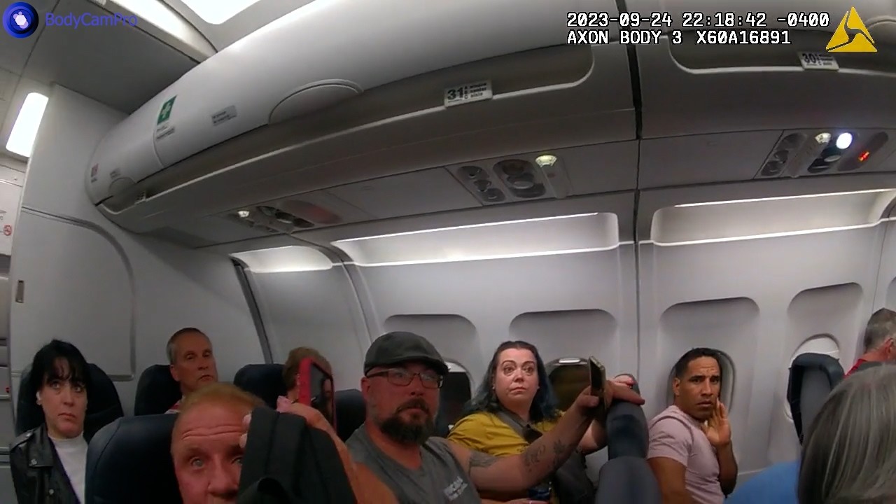 Drunk Karen's Bad Altitude Gets Her Kicked Off the Plane