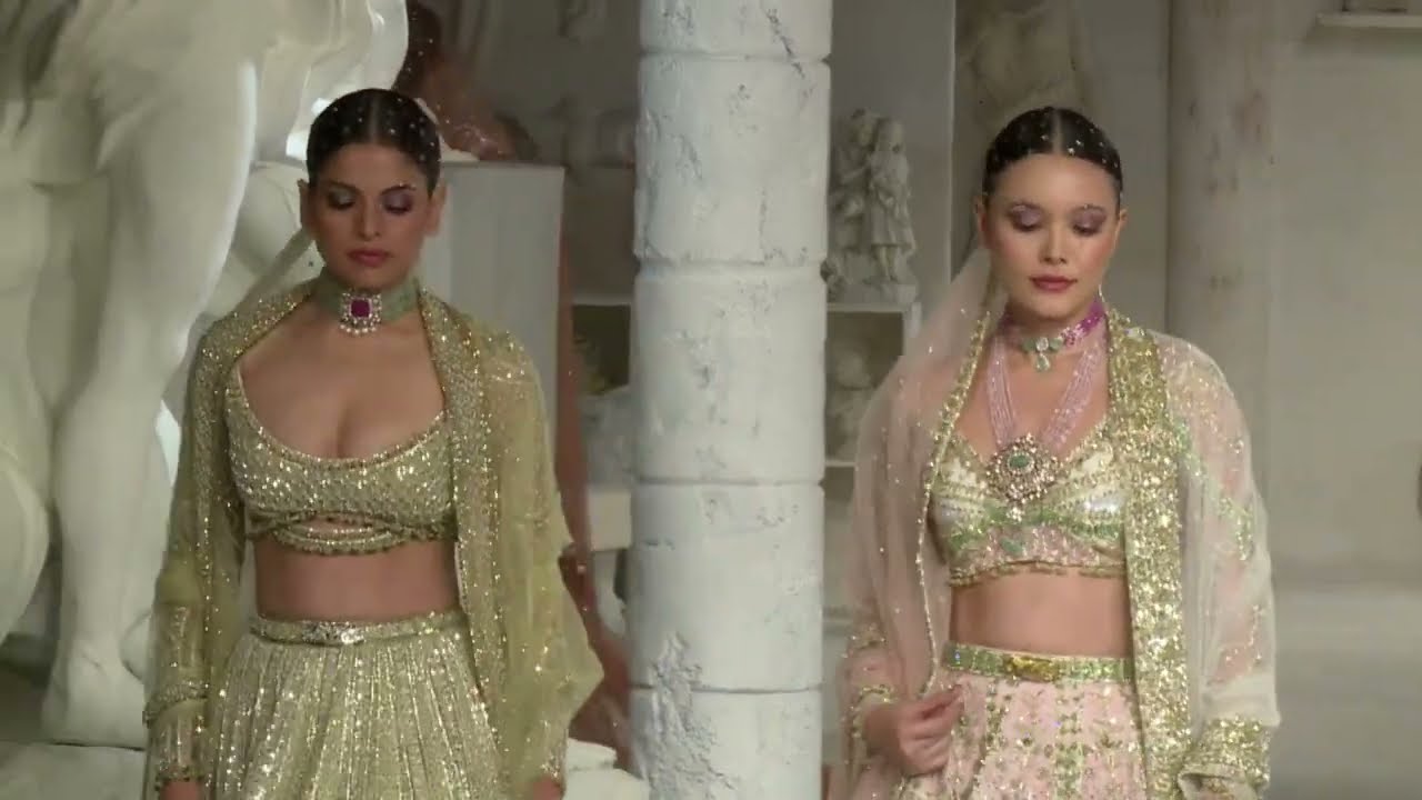 #ICW2022 | LOTUS MAKE-UP PRESENTS FALGUNI SHANE PEACOCK