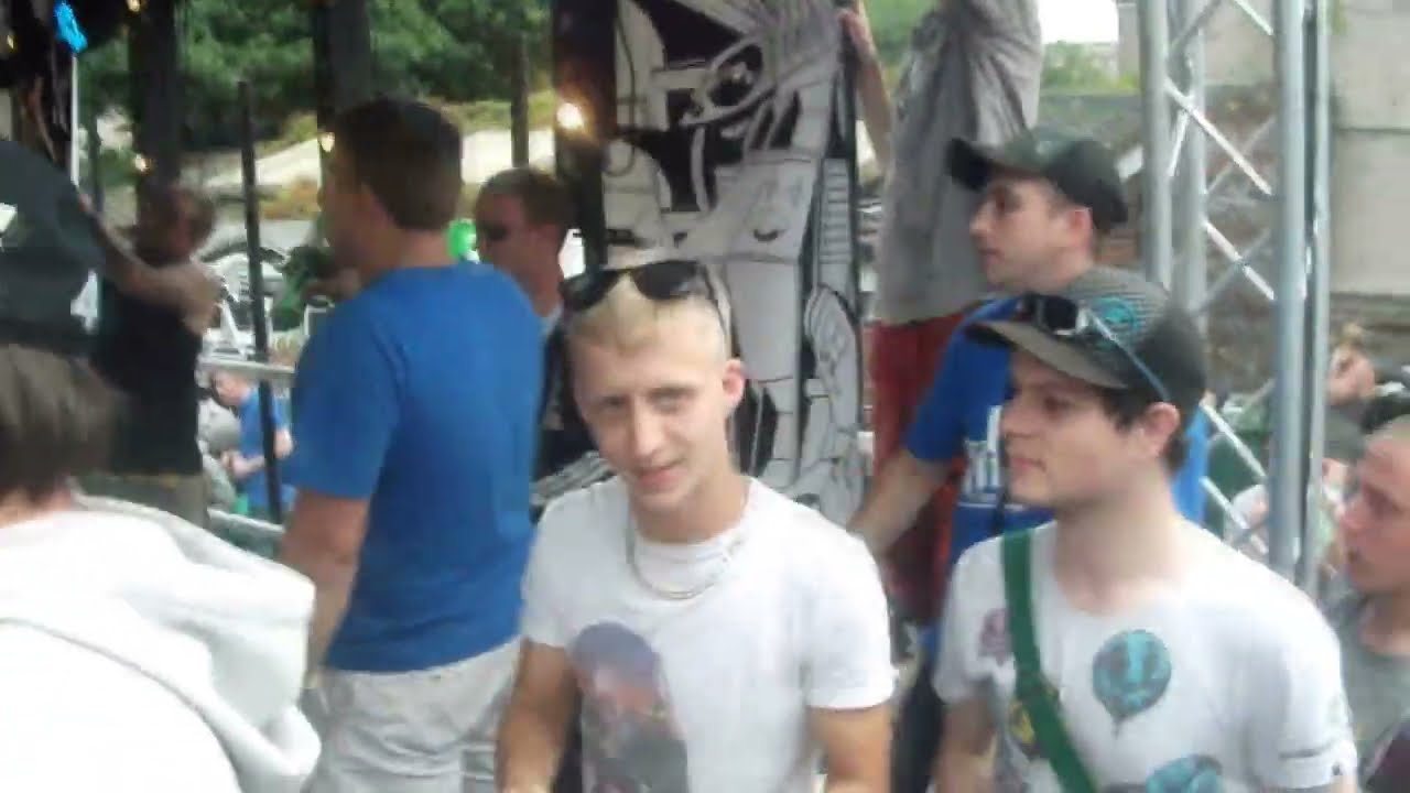 RONI SIZE MASHING IT UP AT ST PAULS CARNIVAL 2011!!!
