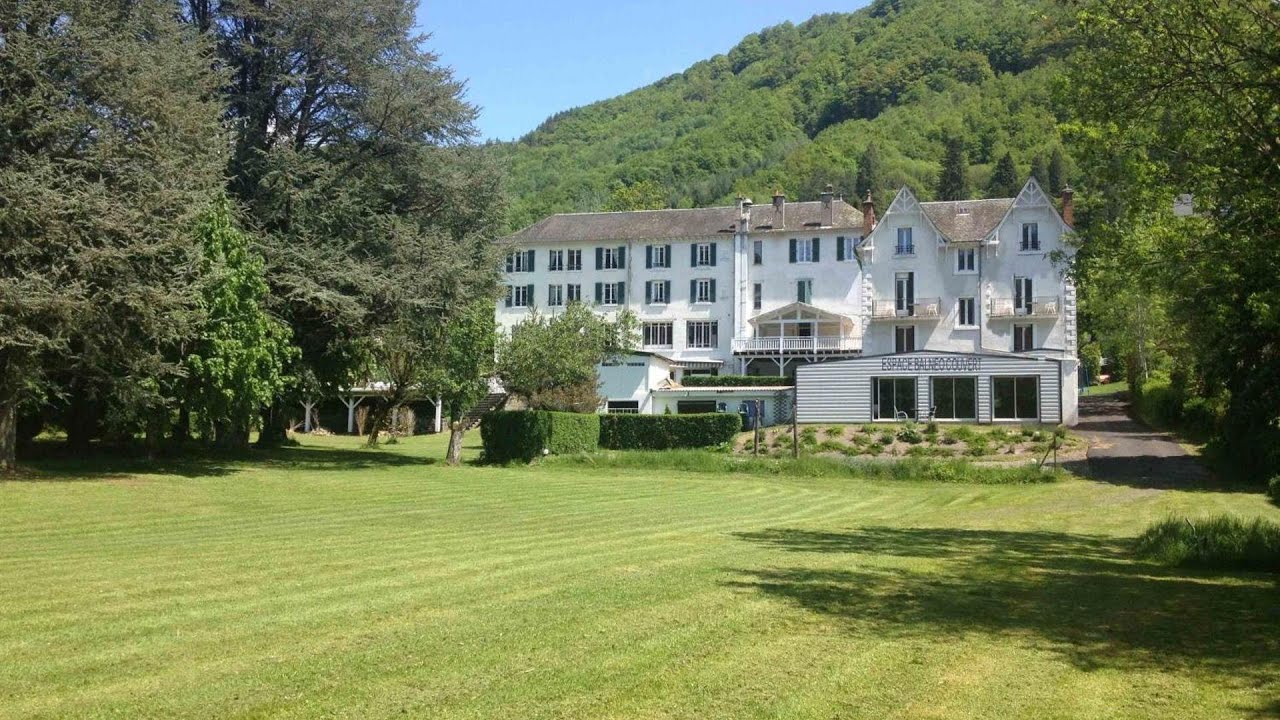 Hôtel et Résidence des Bains, Vic-sur-Cère, France | Travel With Sheenu