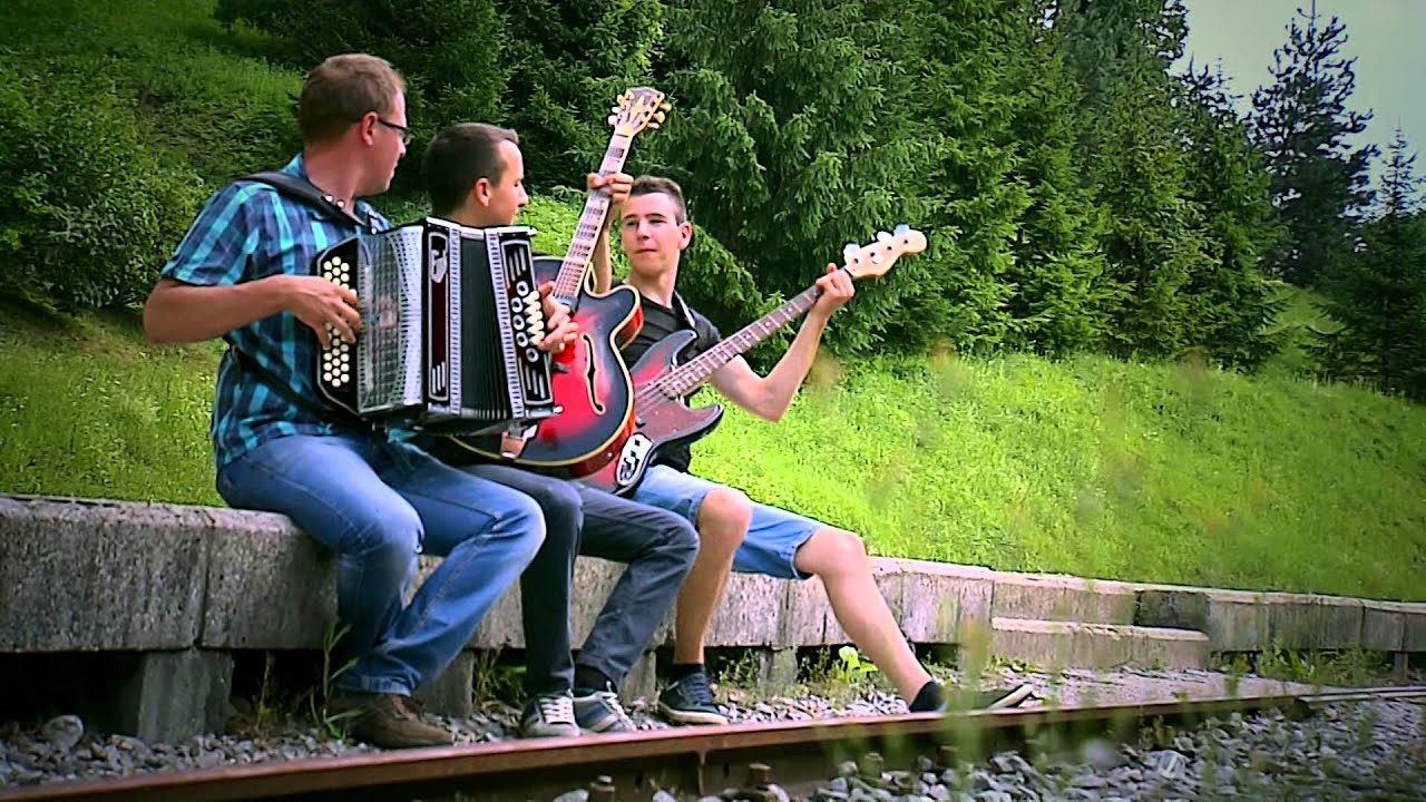 MLADI ODMEV - ADIJO PAMET