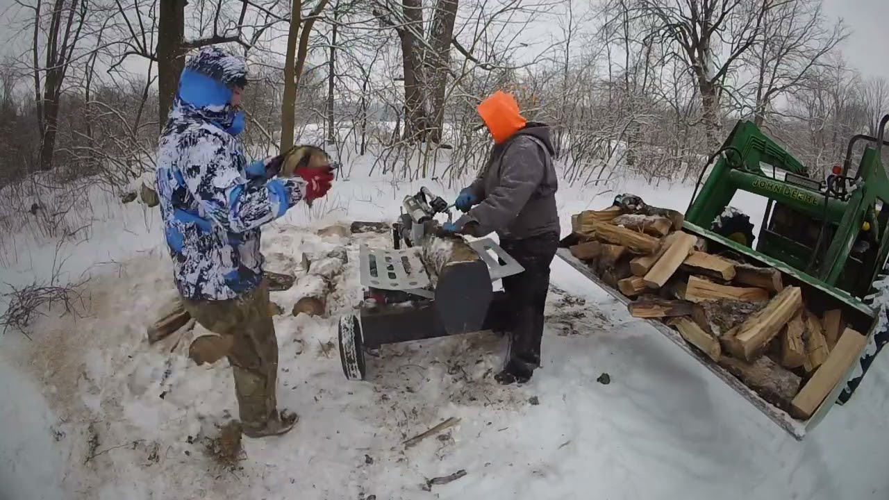 -10° and Still Splitting! Pure Michigan Firewood Grind
