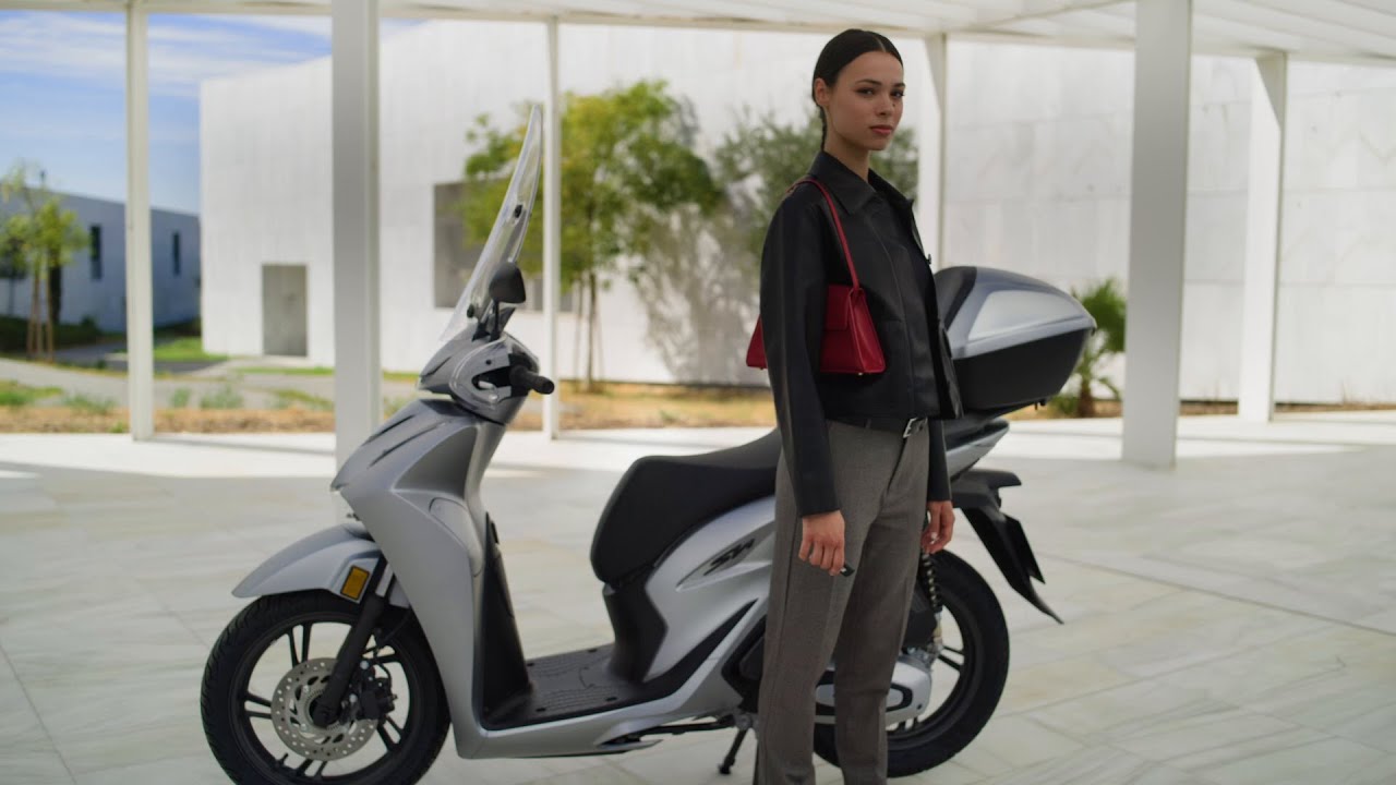 Nuovo Honda SH125/150 2026 - Matte Lucent Silver Metallic