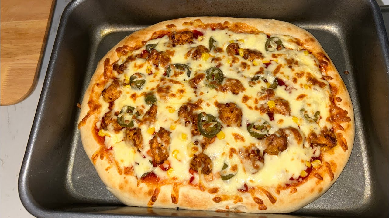 Husband ki farmaish per bnya pizza 🍕 #foryou #australia #pizzalover #foodblogger #recipe #pakistani 