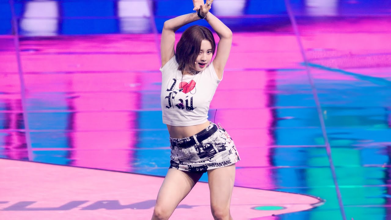 230611 나영 NAYOUNG 라잇썸 LIGHTSUM 'ALIVE' 4K 60P 직캠 @위버스콘 by DaftTaengk