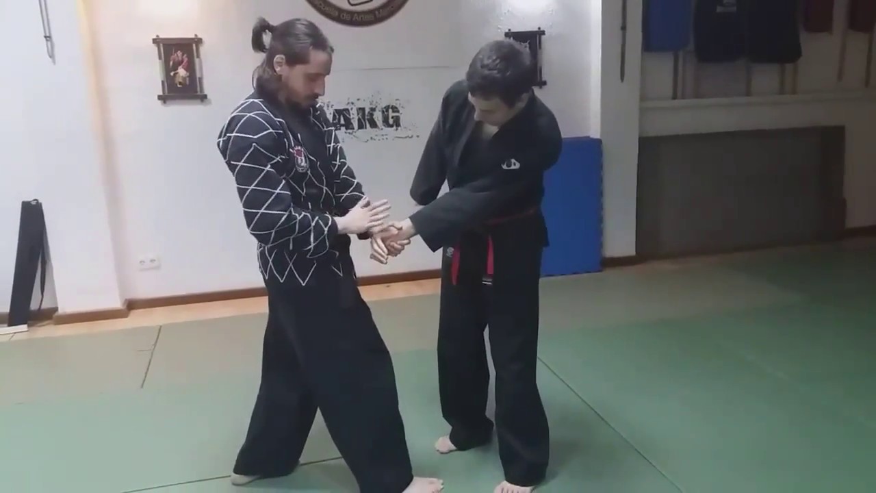 Explicación Hapkido MHK: Técnica agarre de misma mano (Son Mok Soo)