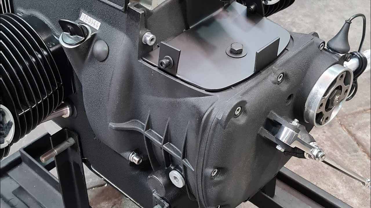 BMW R100 Gearbox refresh and paint