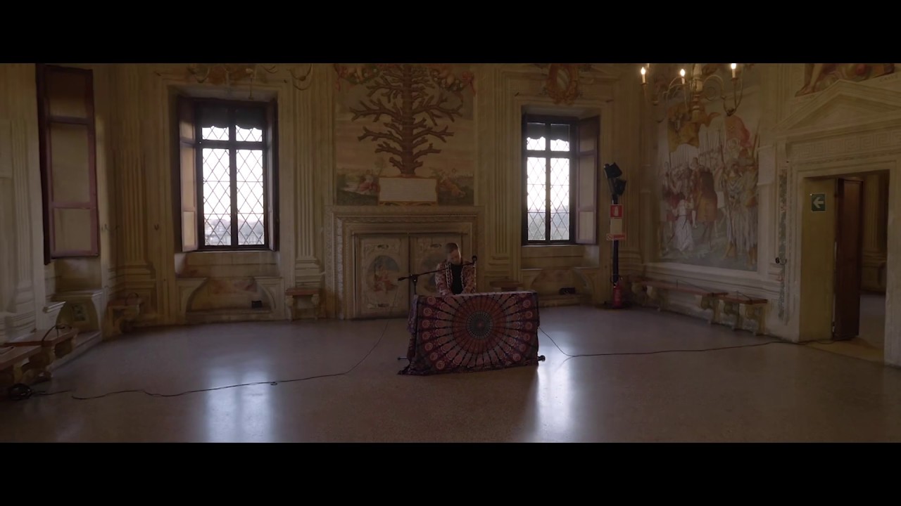ELYA - Una ragazza così (Piano Live)