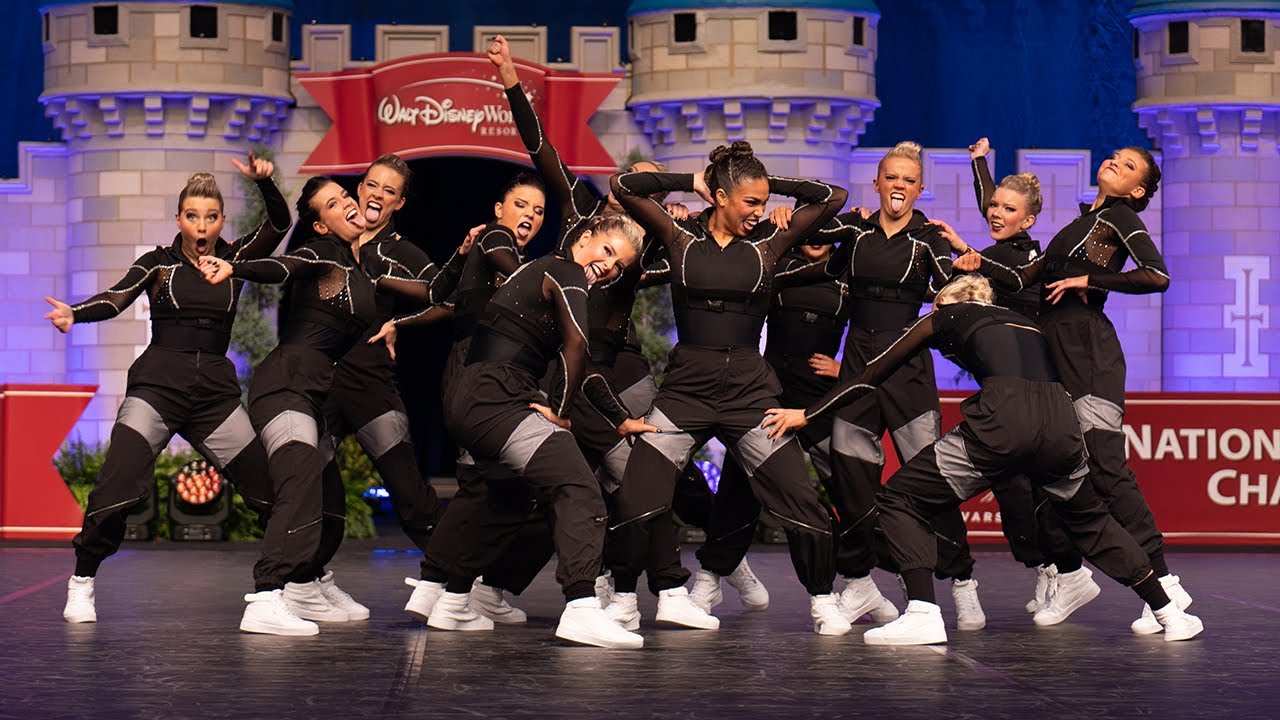 Get Comfortable Being Uncomfortable | FZW Dance