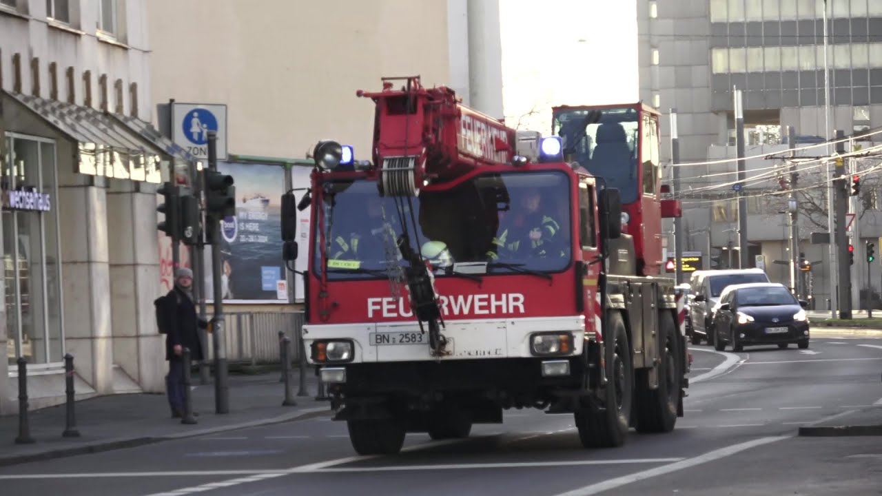 Letztmalig FwK in Rüsteinheit-Schiene + NEF 2 + KdoW A-Dienst + TLF 3000 + ELW B-Dienst BF Bonn FW 1