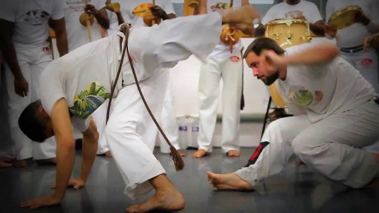 Jogo de Benguela - Roda Abada Capoeira Paris Jogaki - Batizado 2013