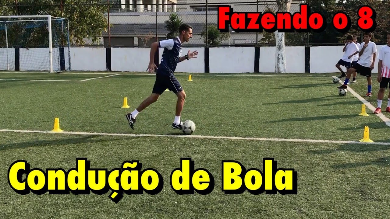 Exercício de condução de bola chamado “8” - Treino de Futebol