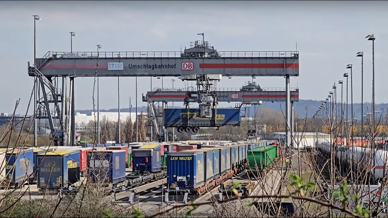 Ausflug nach Karlsruhe: Güterbahnhof mit DUSS und LKW Walter Hauptbahnhof am 24.3. #bwegt viel Neues