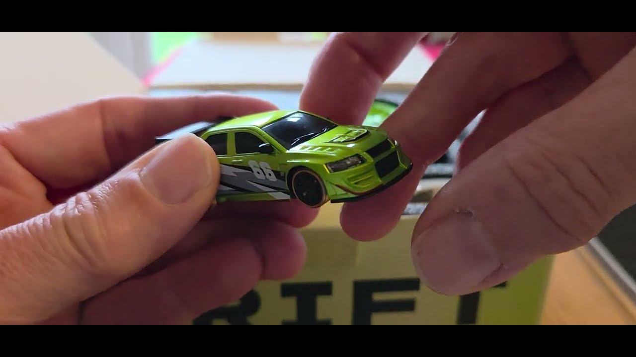 Unboxing and review of Turbo Racing C66 and drift track