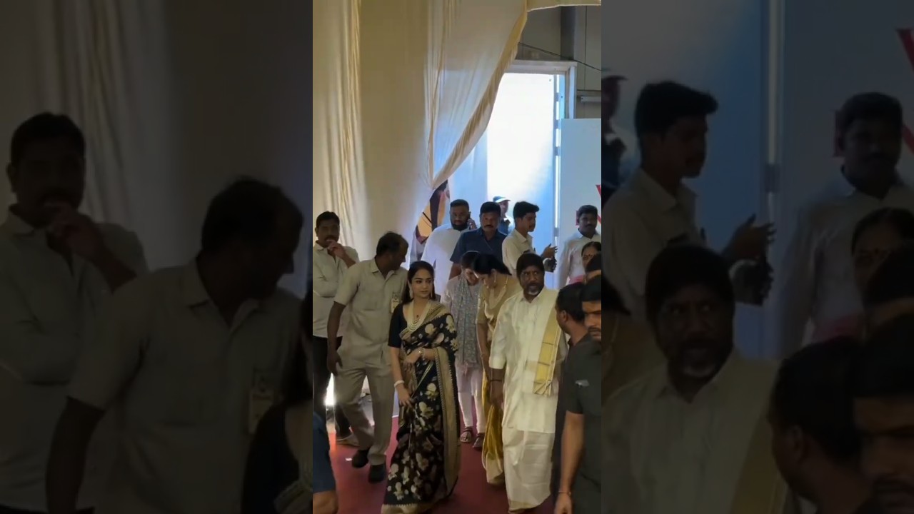 Revanth Reddy Anna wife and daughter come to Bhatti vikramarka daughter marriage of deputy CM ✊❤️.