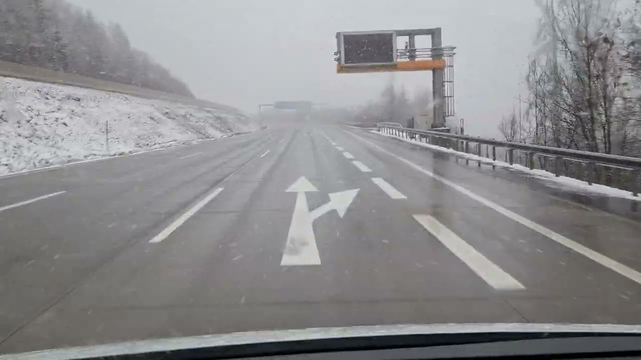 Verschneite Straße #deutschland #österreich #wetter #kannada 