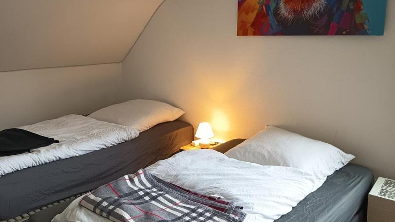 In Villa 56 qm Apartment, 24 h Check-in,free parking | Hannover, Germany | Hotel Review 🌟