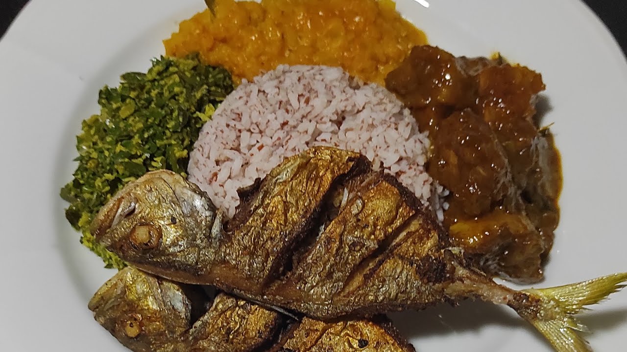 එන්නකො ආදරෙන් බත් කටක් කන්න මේ පැත්තට 🥰 #mealsbyrandi #villagefood #fishcurry #dhalcurry #srilanka