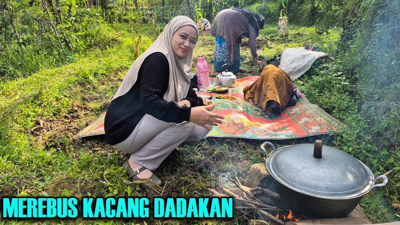 SUASANA PEDESAAN, MEREBUS KACANG TANAH DI KEBUNNYA PAK RW BANDUNG BARAT