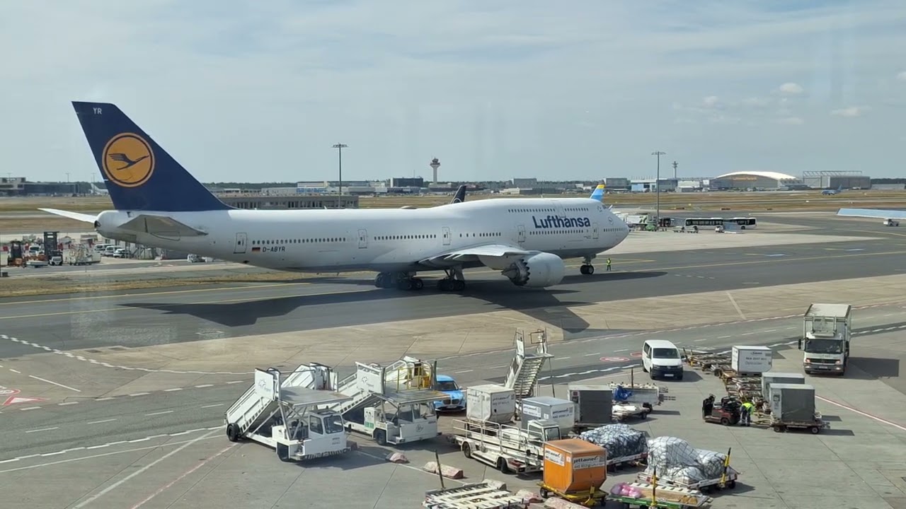 LH462 to Miami D-ABYR B747-8I roll out frankfurt airport