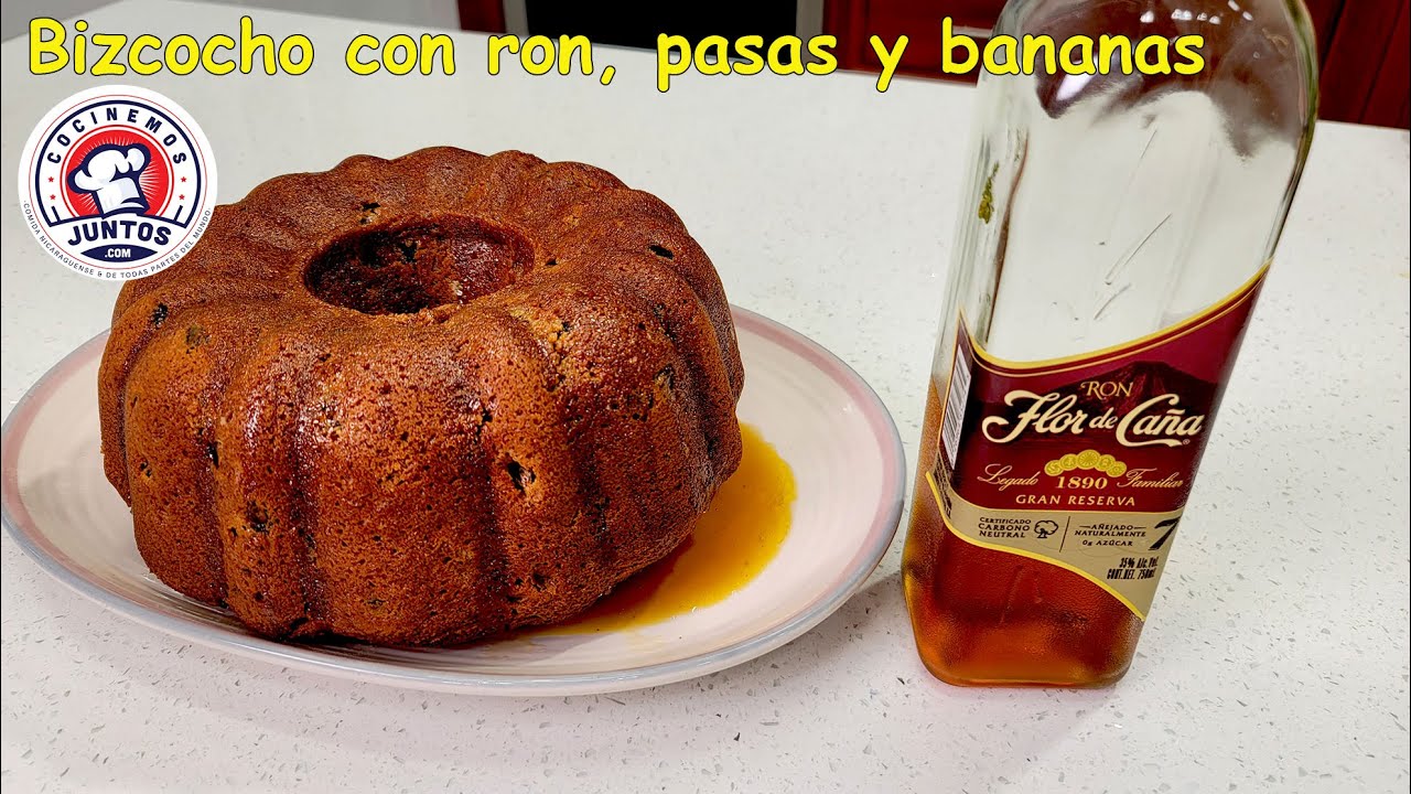 Bizcocho con ron, pasas y bananas