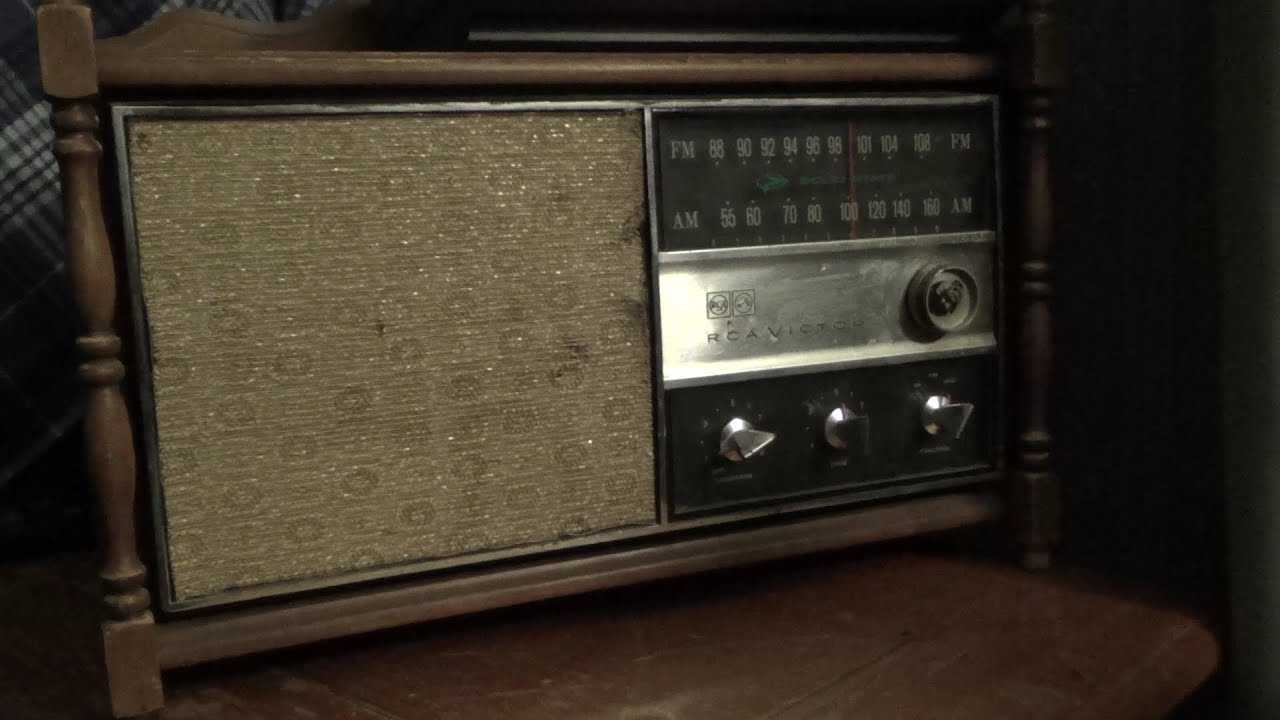 Noisy RCA Victor table radio and more handycam shenanigans 12/1/2025