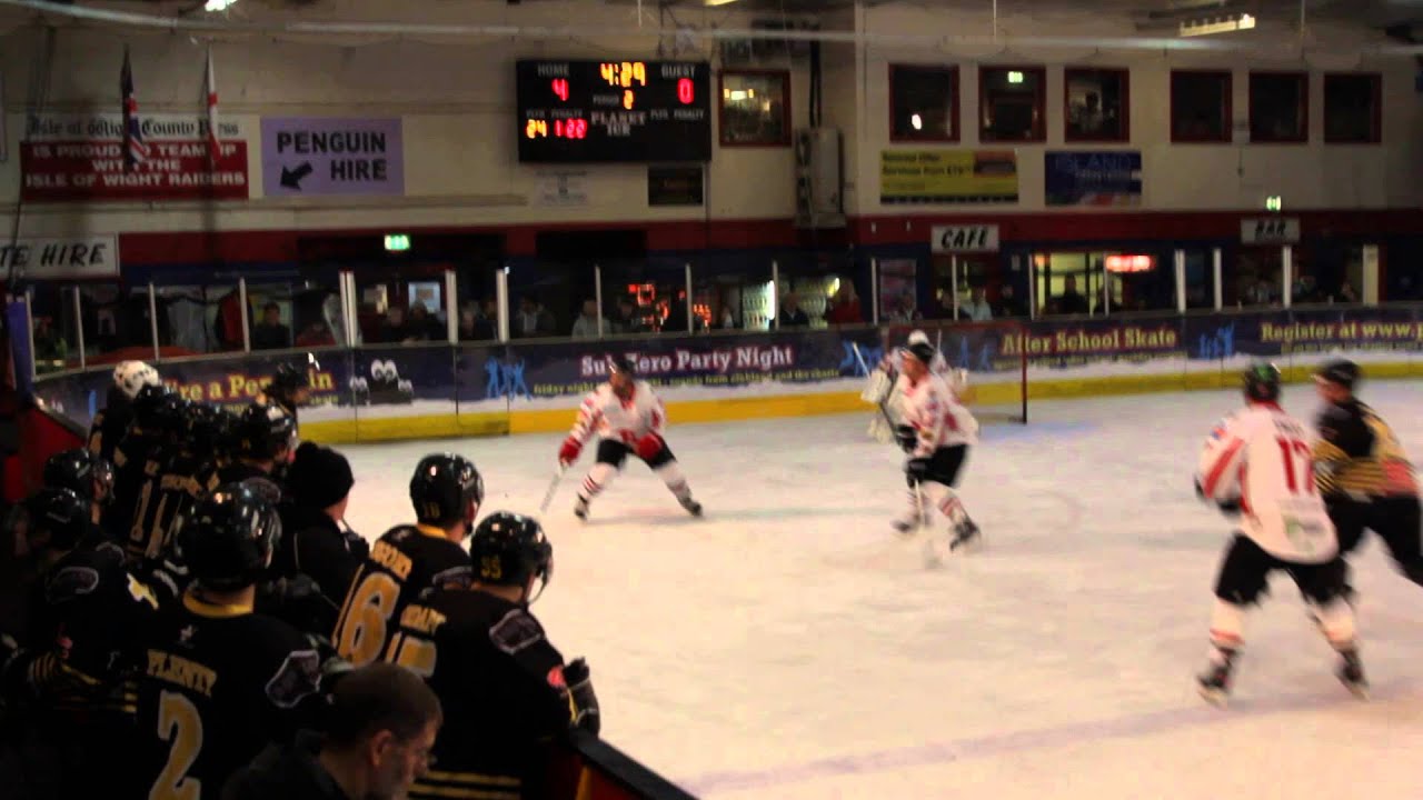 Wightlink Raiders v Bracknell Hornets: Corey Watkins goal