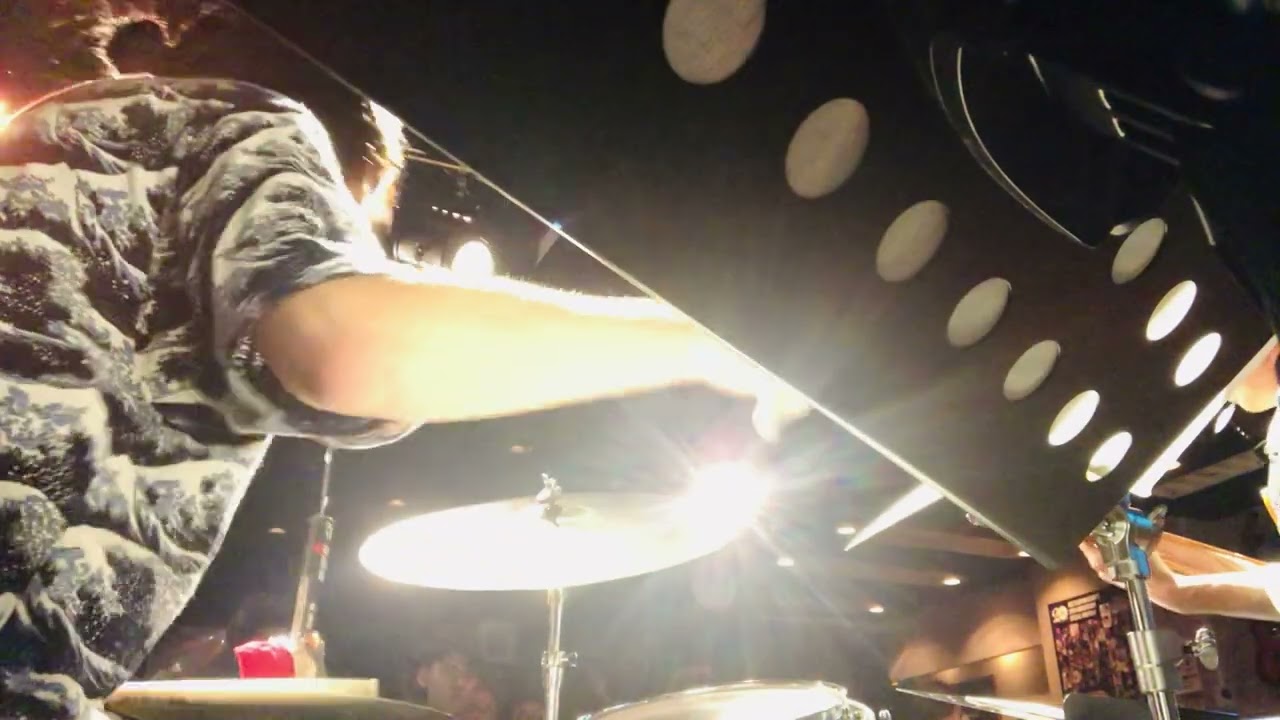 15 strawberries （Akimoto perspective）(music by 秋元修) / 宮地遼Trio