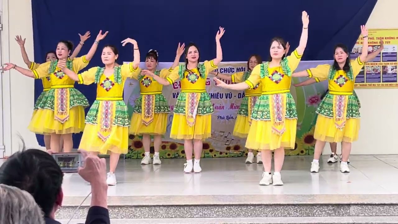 Zum ba phù liễn 5 tết 2026