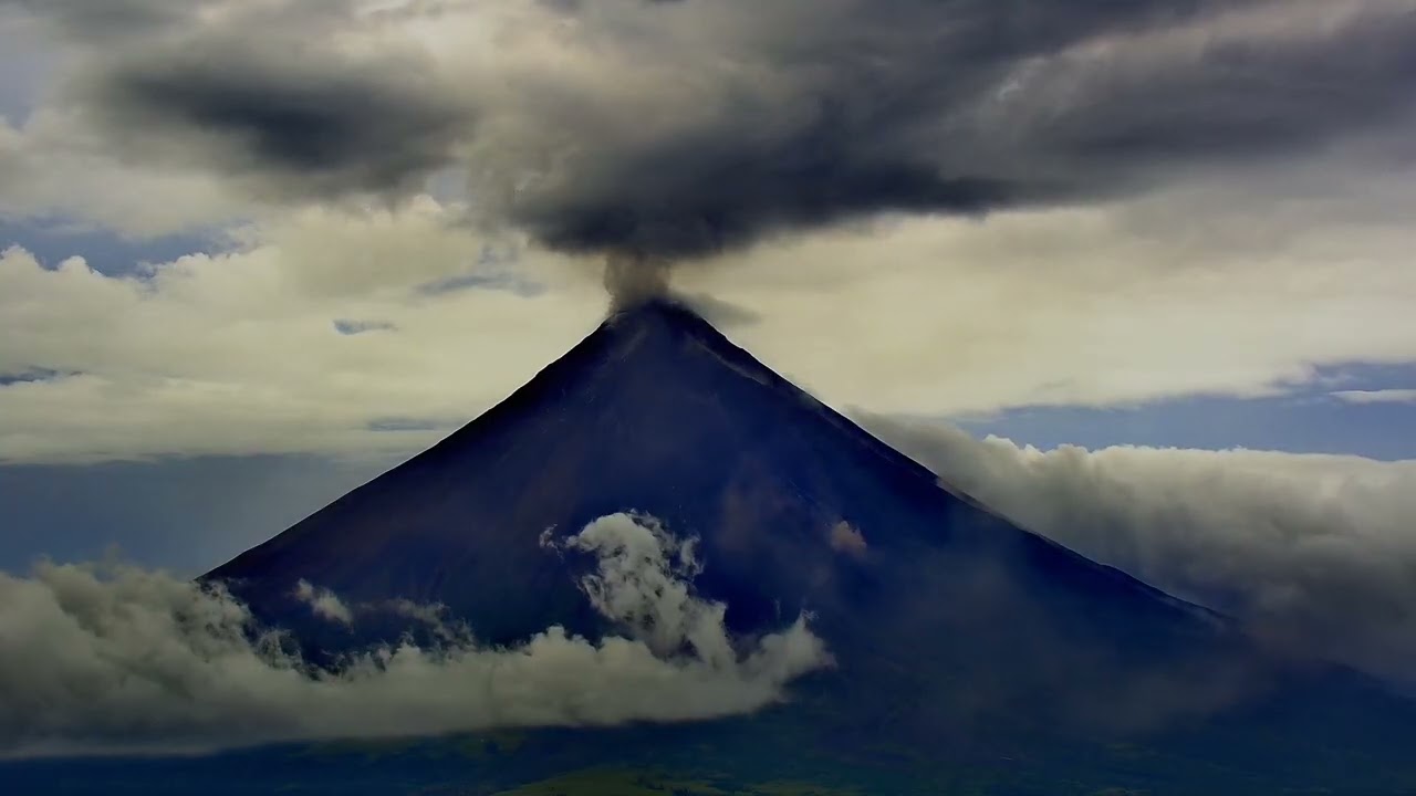 Ash Rising Over Mayon Volcano — Daytime Timelapse of Ongoing Eruption | Feb 9, 2026