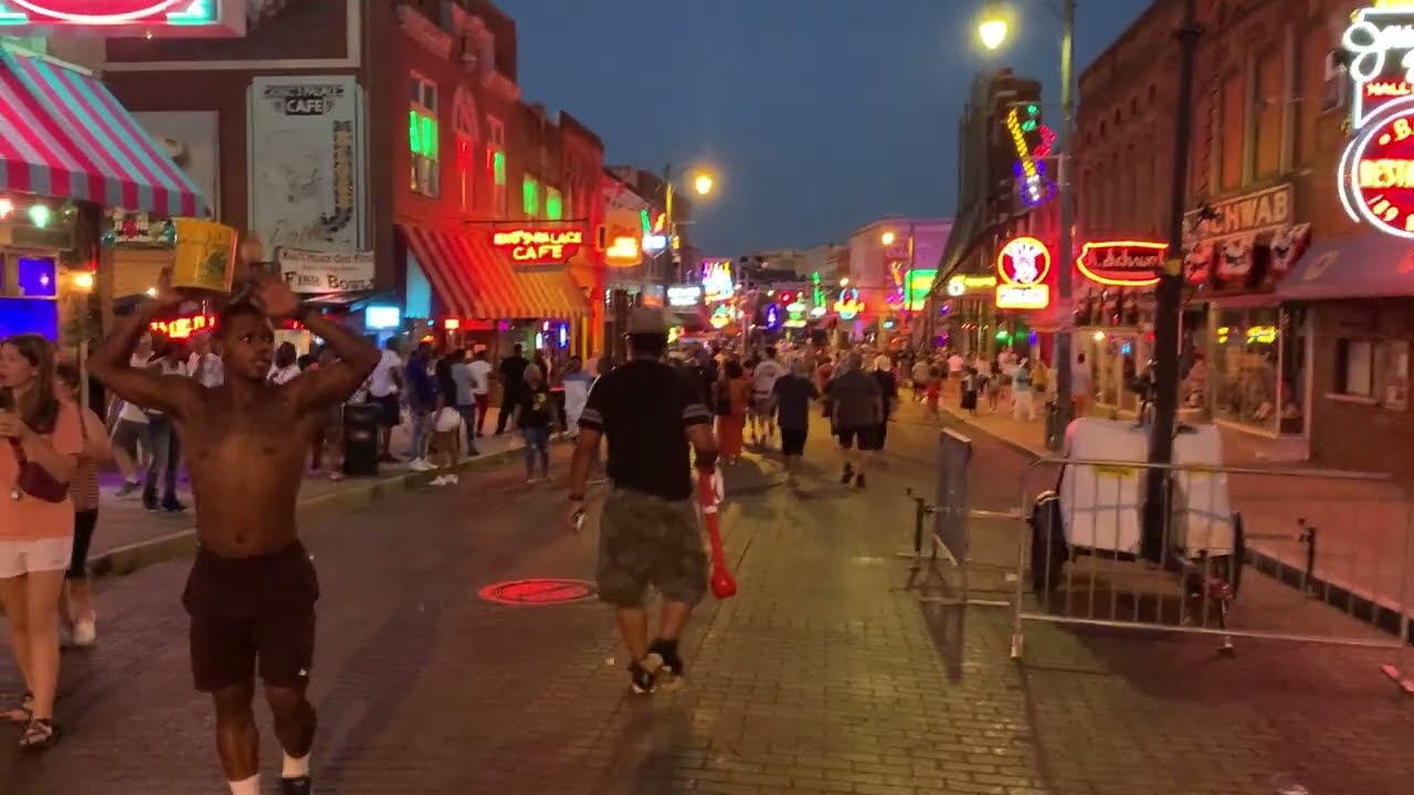 Night Life Bars and Clubs at Memphis Beale Street