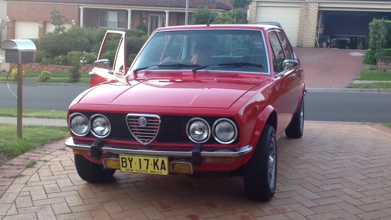 1976 Alfa Romeo Alfetta 1.8 : Warm Up & Drive