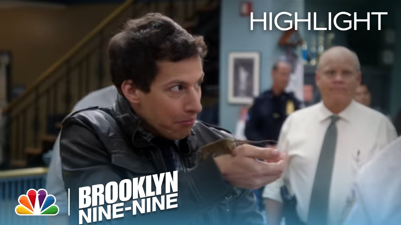 Brooklyn Nine-Nine - Holt Calls out Jake for His Dirty Locker (Episode Highlight)