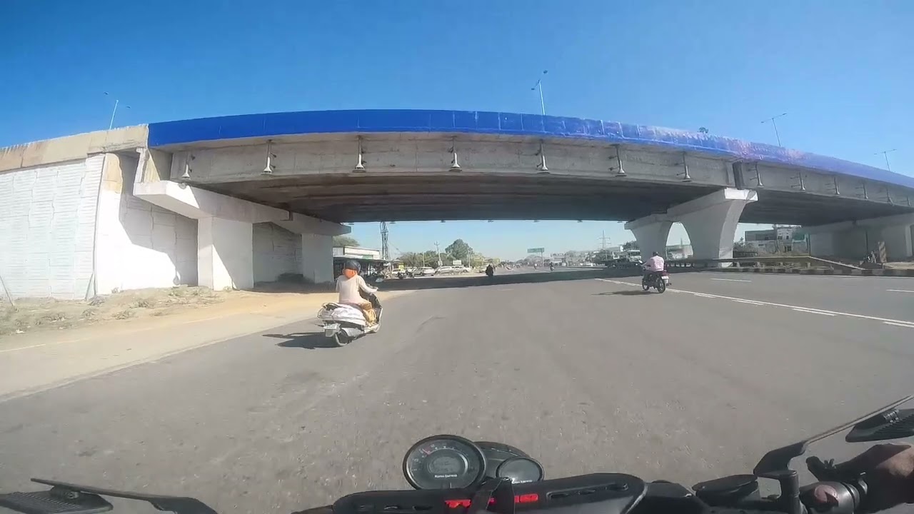 Custom Motorcycles | Meteor 350 | Royal Enfield | Modified Bike | Highway Ride | Full Throttle |