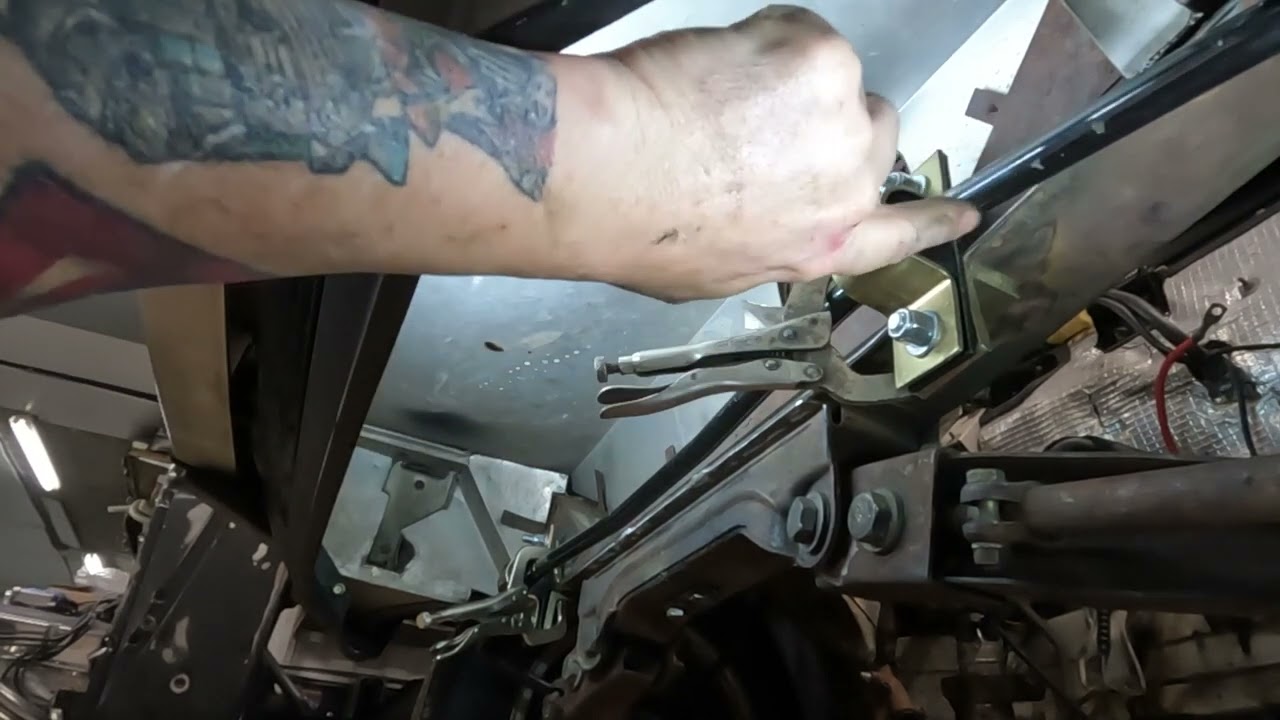 1984 Bertone X 1/9, Installing the Vickauto rear sway bar. (welding to the body and suspension)