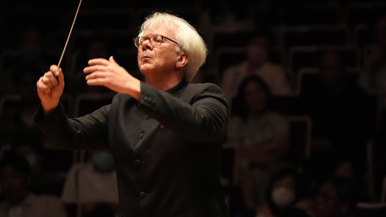 Johannes Brahms, Symphony No.4, Movement 2, excerpt (Pavel Baleff, Conductor; Evergreen SO Taiwan)