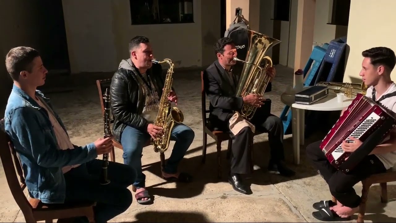 Tocata - Olha o Rtimo desse Acordeonista - Sax Tenor mita na introdução