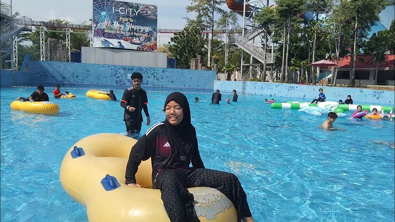 ICITY  WATERPARK JOIN HARI KELUARGA 