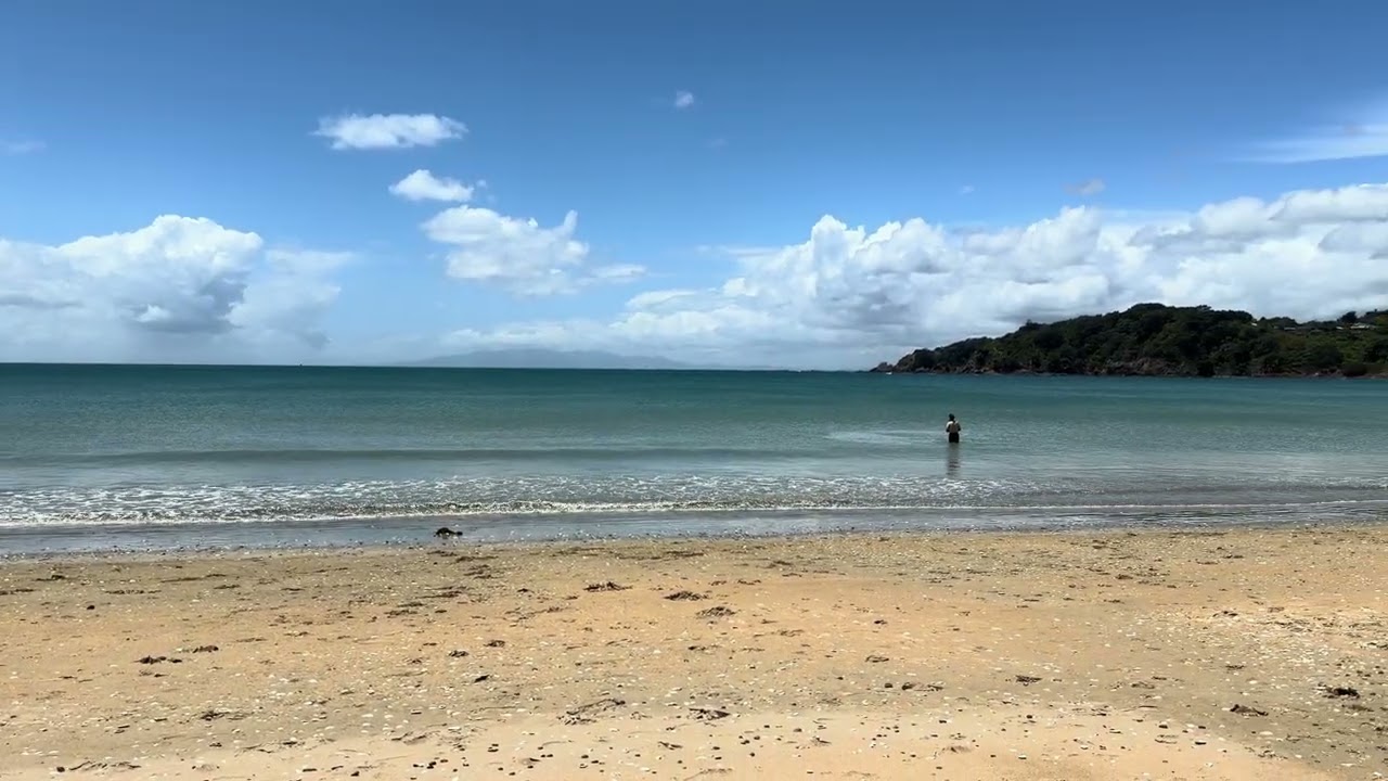 Oneroa Beach (2025-11-14, Waiheke Island, New Zealand) [4K]