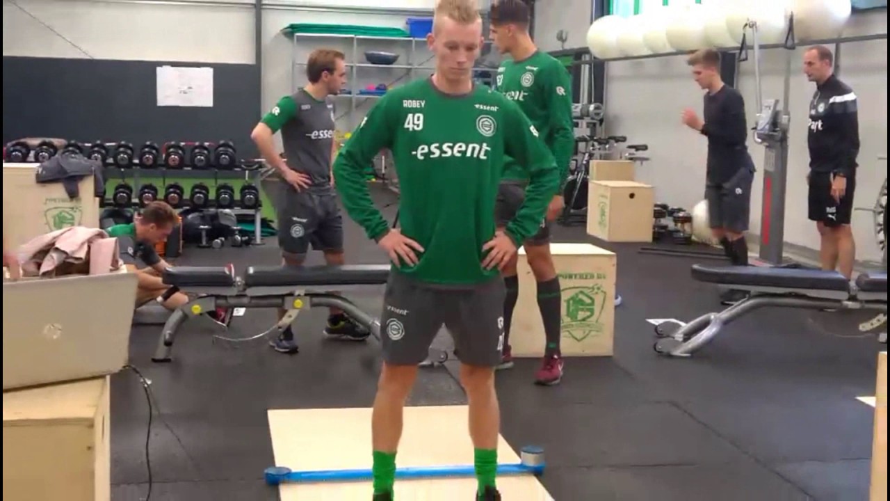Jeugd en selectie FC Groningen ondergaan spronganalyse testen met Optogait en Optojump