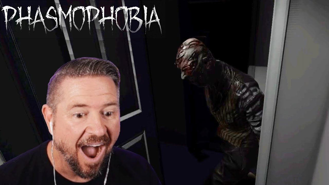 Getting Ready For The Next Challenge! (Phasmophobia with Skizz)