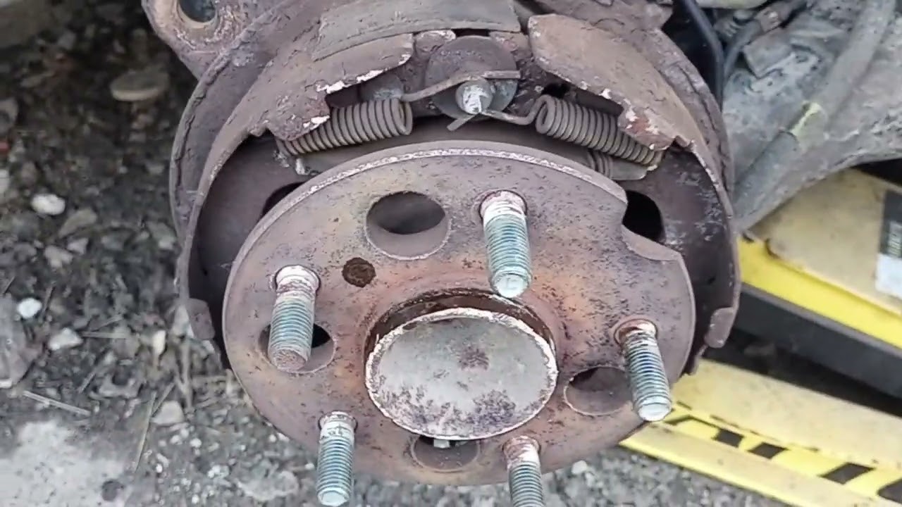 2004 Toyota Sienna Rear Wheel Speed Sensor Replacement