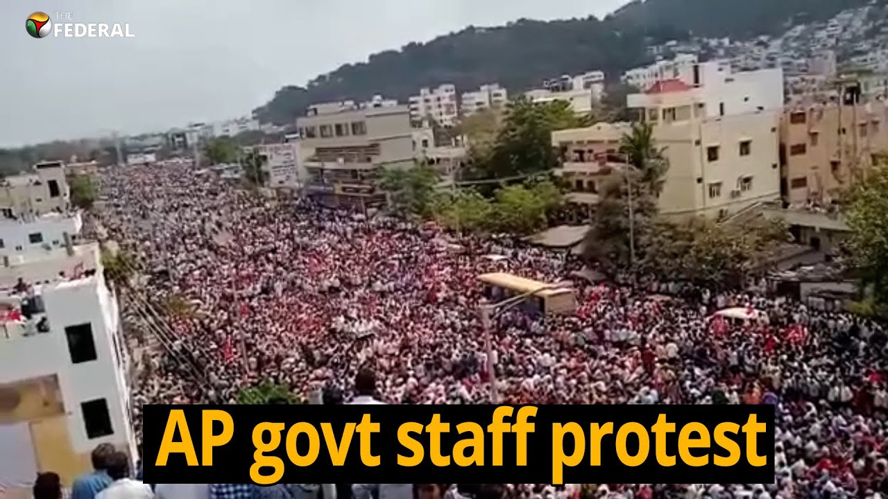 Massive protest by govt employees in Andhra Pradesh | The Federal